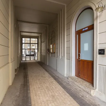 Апартаменты Metro Politechnika Vintage By Bookinghost *