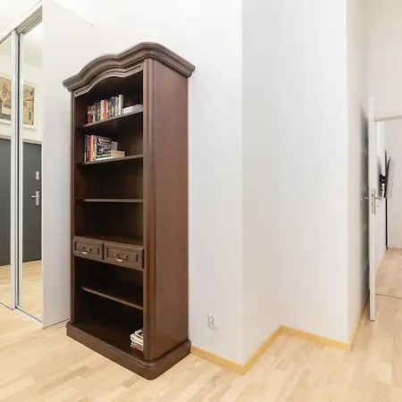 Metro Politechnika Vintage By Bookinghost