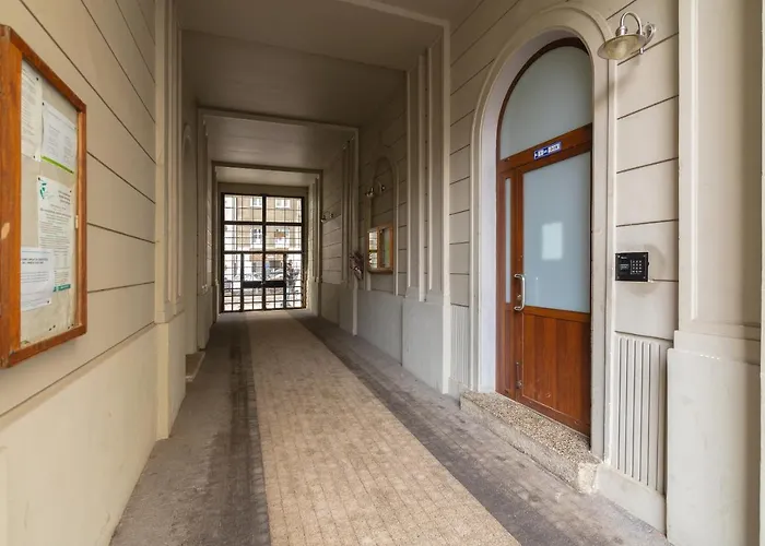 شقة Metro Politechnika Vintage By Bookinghost *