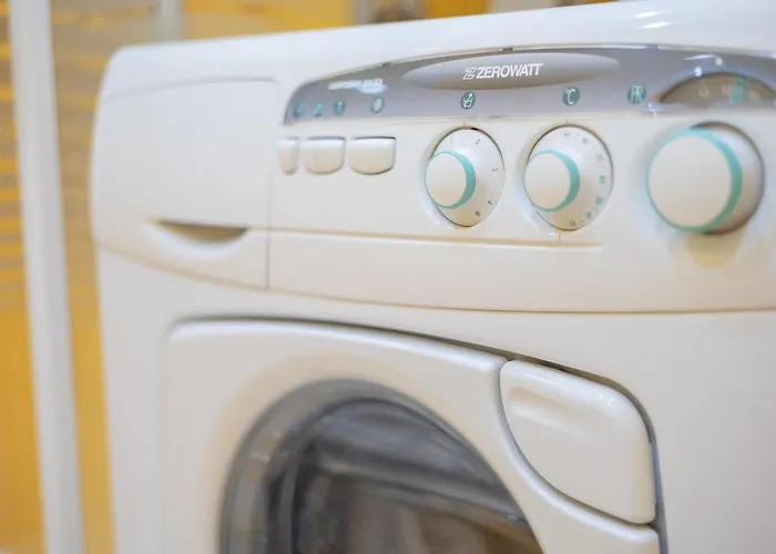 Metro Politechnika Vintage By Bookinghost * وارسو