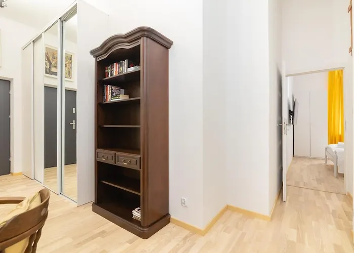 Metro Politechnika Vintage By Bookinghost