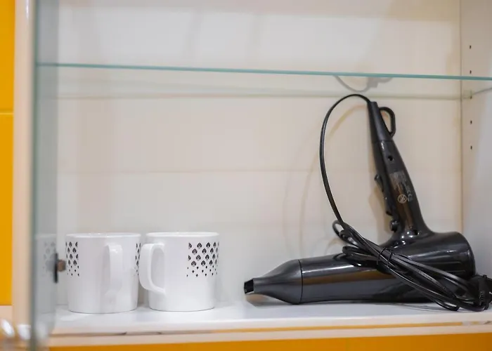 Metro Politechnika Vintage By Bookinghost وارسو