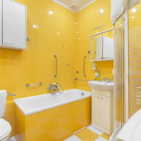 Metro Politechnika Vintage By Bookinghost *